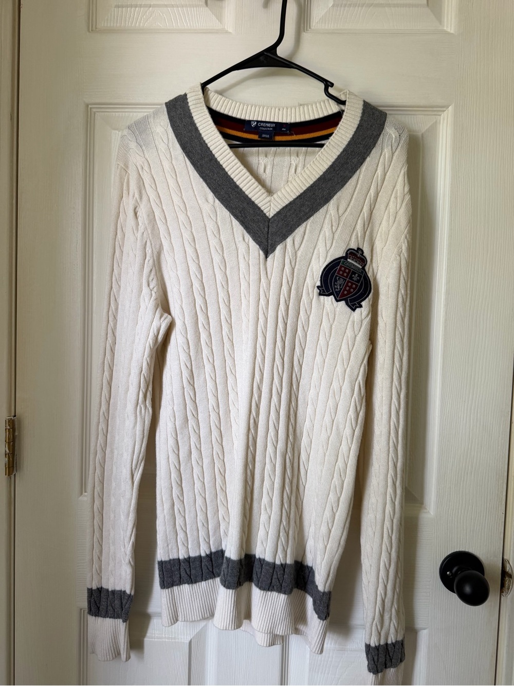 Daniel Cremieux Cream Cable-Knit V-Neck Sweater with Gray Trim